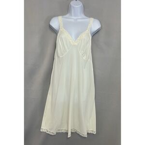 Vintage Shadowline Women's White Nylon  Nightgown Size 38